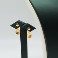 طقم ذهب ناعم عيار 18 وزن 6.19 جرام – تصميم راقي لل...