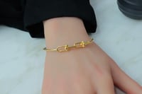 اسوارة ذهب مونيكا ذهب صافية عيار 18 جذابة بوزن 4.6...