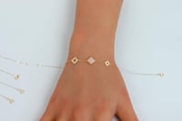 اساور فان كليف ذهب ملونه تصميم الماسي عيار 18 وزن...