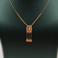 طقم ذهب ناعم عيار 21 وزن 3.59 جرام بتعليقة مستطيلة...