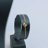 طقم ذهب تصميم الفان كليف عيار 21 وزن3.9 جرام