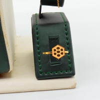 طقم ذهب عيار 21 تصميم متدرج وزن 4.76 جرام بإطلالة...