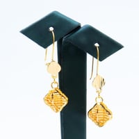 احلى حلق ذهب عيار 21 ناعم بتصميم فاخر وزن 2 جرام