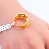 خاتم ذهب عيار 21 تصميم متشابك وزن 2.7 جرام – فخامة...