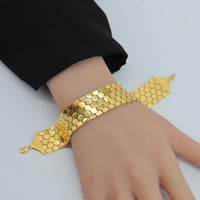 اسوارة ذهب عريضة عيار 21 عالى الجودة وزن 17.88 جرا...