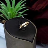 دبله سداسية الشكل تصميم الماسي ذهب عيار 18 وزن 1.4...