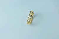 دبلة ذهب تصميم الفان كليف بلمسة الماسية عيار 18