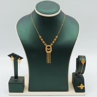 طقم ذهب عيار 21 وزن 7.95 جرام بتصميم تعليقة مركزية...