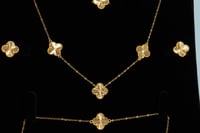 طقم ذهب الفان كليف ثلاث وردات عيار 21 وزن 9.5 جرام