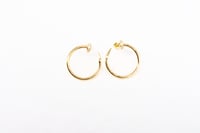 حلق كارتير ذهب تصميم المسمار الفخم عيار 18 وزن 3.7...