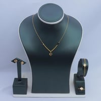 طقم ذهب تصميم الفان كليف عيار 21 وزن3.9 جرام