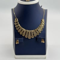 طقم طوق عيار 21 وزن 10.2 جرام