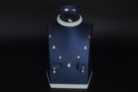 طقم ذهب البوشرون تصميم الماسي عيار 18 وزن 3.6 جرام