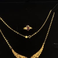 طقم جناح الصقر باللون الاحمر عيار 21