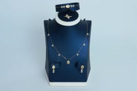 طقم ذهب تصميم الماس عيار 18 وزن 4.2 جرام