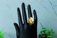 خاتم ذهب عيار 21 بتصميم دوريكاء بيضاوي بوزن 3.6 جر...