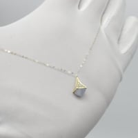 سلسال مارلي حجم صغير باللون السماوي ذهب عيار 18 وز...