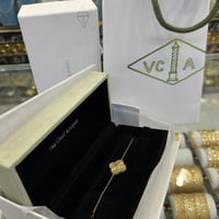 اسوارة فان كليف ذهب مع الملحقات عيار 18 وزن 5.5 جر...