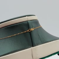 عقد ذهب ثلاثة دور عيار 21 وزن 3.2 جرام بتصميم متعد...