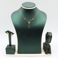 طقم ذهب ناعم عيار 18 وزن 6.2 جرام – تصميم راقي للم...