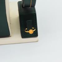 طقم ذهب الوردات عيار 21 وزن 8.35 جرام بتصميم متدرج...