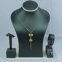 طقم ذهب عيار 21 بتصميم الفان كليف وزن 10.24 جرام