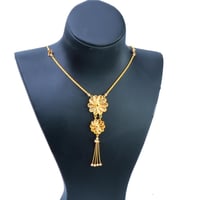 اجمل سبحه طويله ذهب دورين عيار 21 بتصميم الورد الا...