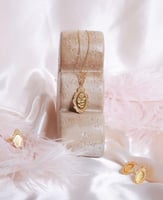 طقم فكتوري تعليقة السبيكة 5 جرام عيار 24 مع اطارات...