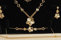 طقم ذهب عيار 21 وزن 18.78 جرام