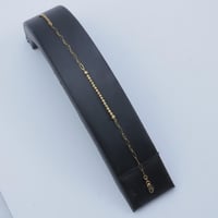 اسوارة ذهب ببلز بتصميم ناعم عيار 18 وزن 2.3 جرام