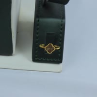 نصف طقم ذهب تصميم الفان كليف عيار 21 وزن 3.85 جرام