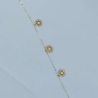 طقم ذهب عيار 18 بتصميم الماسى عصري وزن 3.08 جرام