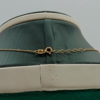 عقد ذهب عيار 18جناح الصقر تصميم ألماسي وزن 3.4 جرا...