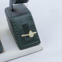 طقم ذهب عيار 18 بتصميم دمعة ألماسي وزن 4.5 جرام