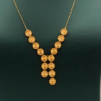 طقم ذهب الوردات عيار 21 وزن 8.35 جرام بتصميم متدرج...