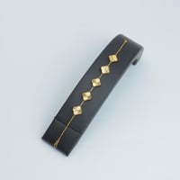 سوارة ذهب الفان كليف خمس وردات عيار 21 وزن 7.58 جر...