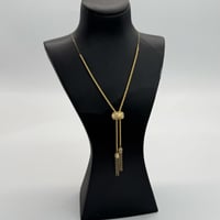 سبحة ذهب عيار 21 مطعمة بالميناء الابيض وزن 6.66 جر...