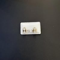 حلق طبي ذهب عيار 18 انيق وزن 0.3 جرام - آمن 100%