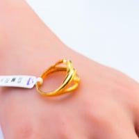 خاتم ذهب عيار 21 تصميم سلسلة أنيق وزن 3.21 جرام –...