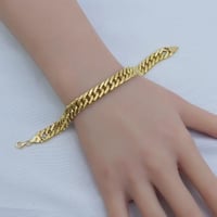 سوارة ذهب جنزير تلبس وجهين عيار 18 وزن 7.2 جرام