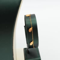 طقم ذهب ناعم عيار 21 وزن 3.58 جرام بتعليقة بيضاوية