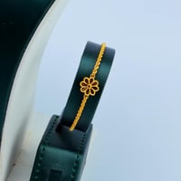 طقم ذهب تصميم الوردة عيار 21 وزن 12.1 جرام