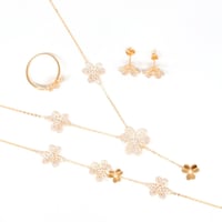 طقم الوردة تصميم الماسي عيار 21