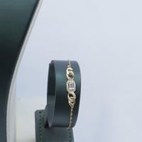 طقم ذهب تصميم الماسي عيار 18 وزن 7.5 جرام