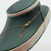 عقد ذهب روبرتو كوين تصميم الماسي عيار 18 وزن 3.13...