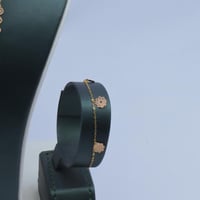 طقم ذهب عيار 21 وزن 8.35 جرام