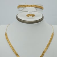 طقم مبروم سوبر شكل حصري ذهب عيار 21 وزن 19.2 جرام