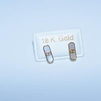 حلق ذهب طبي عيار 18 للأطفال وزن 0.3 جرام - تصميم ه...