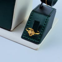 طقم ذهب الفان كليف ثلاث وردات ناعم لبس يومي عيار 2...