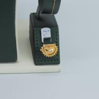 طقم ذهب الرمش مطعم بحبه الولو الابيض عيار 21 وزن 1...